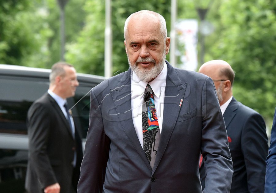 Edi Rama tregon se si do të jetë rritja e pagave për çdo kategori