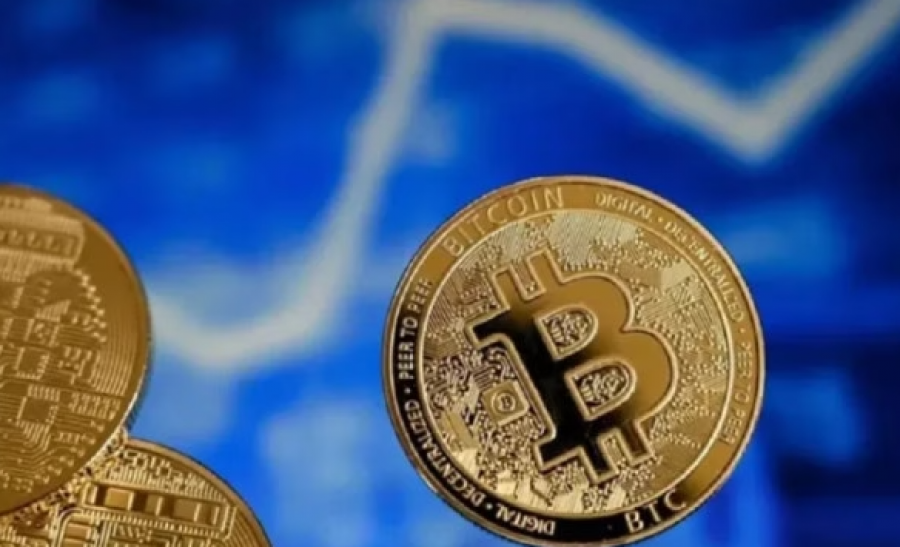 Bitcoini rikuperohet pranë 100,000 dollarëve