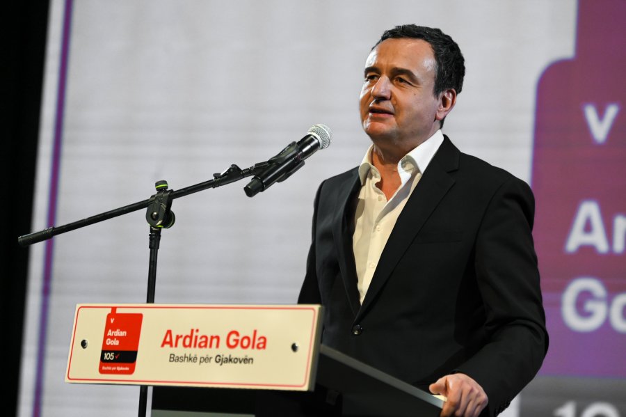 Kurti premton dronë “Made in Kosova” në Gjakovë, derisa bën fushatë për Ardian Golën