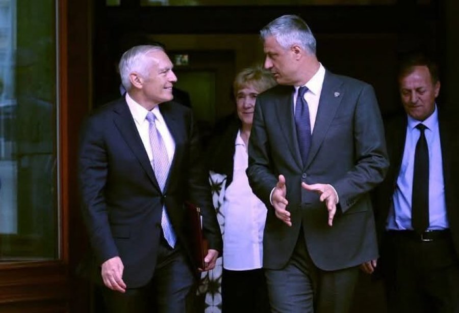 Një ditë shtesë për dëshminë e Clarkut, miratohet kërkesa e mbrojtjes së Thaçit