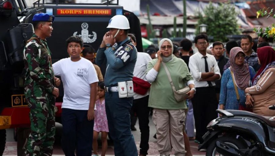 Mbi 50 të plagosur nga shpërthimi në një xhami të Xhakartës  