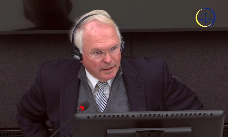 Hill: Nuk isha kundër Rugovës, qëllimi im zbatimi i politikës amerikane për paqe në Kosovë