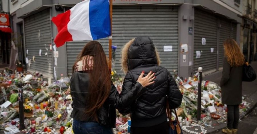 Një dekadë nga sulmet terroriste, Franca nderon viktimat me një kopsht përkujtimor
