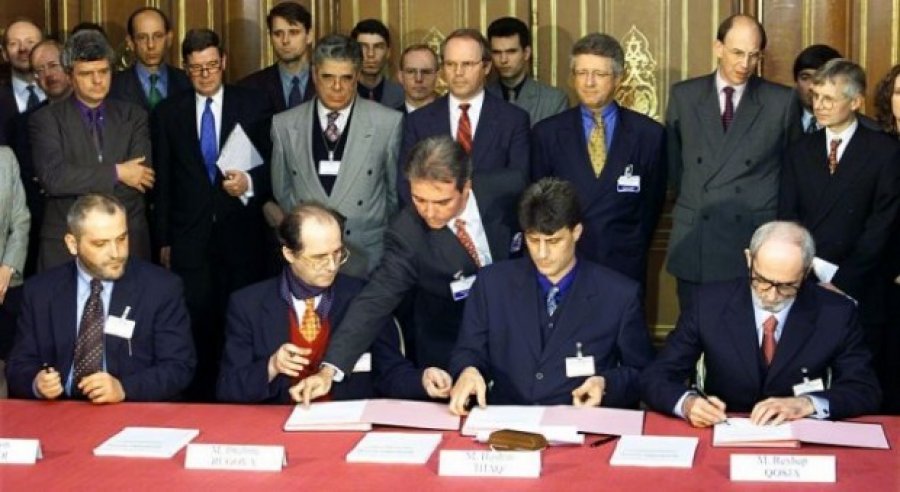 Hill: Marrëveshja e Rambujesë rrëzoi pikëpamjet e Millosheviqit që shqiptarët s’bëhen bashkë për asgjë