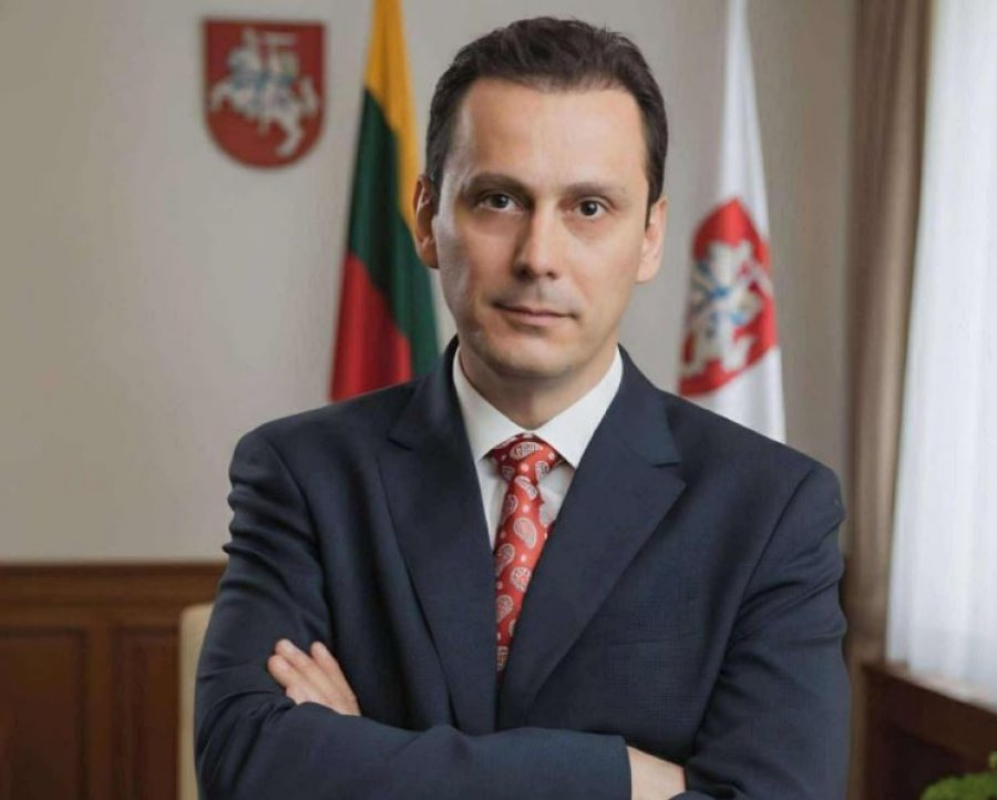 Lituania emëron Bashkim Zeqirin konsull në Kosovë