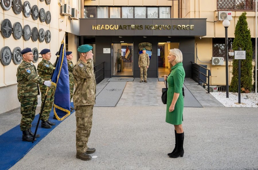 Ulutashi mirënjohës ndaj Holandës për kontributin që jep në KFOR