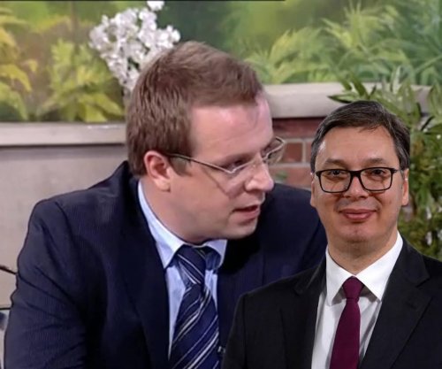 Avokati serb publikon pamje ku thotë se Vuçiqi shihet me snajper gjatë rrethimit të Sarajevës