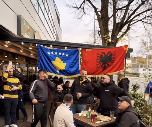 Ljubljana merr ngjyrat tona, tifozët dardan krijojnë atmosferë para ndeshjes ndaj Sllovenisë