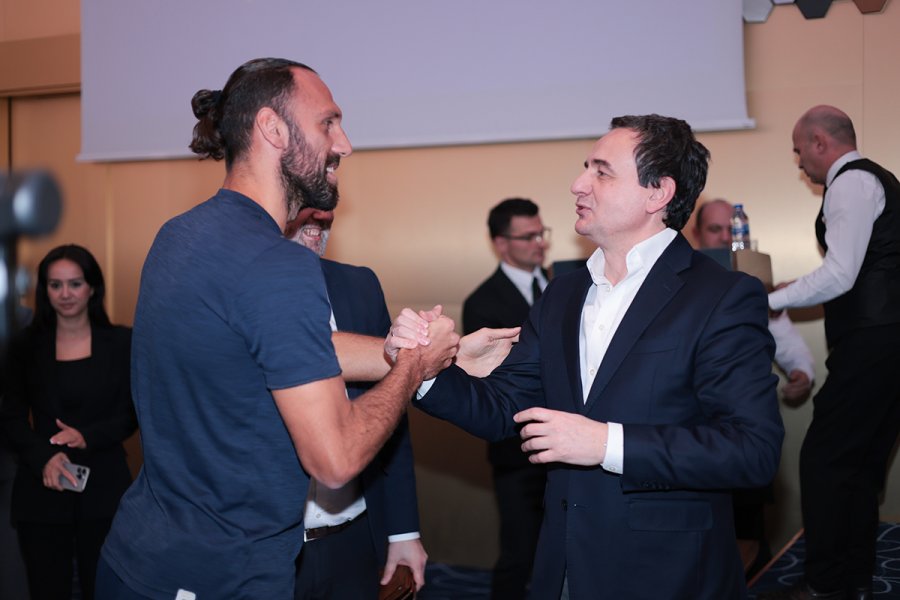 Kurti për lojën e Kosovës sonte në Lubjanë: Secili prej nesh të jetë pjesë e kësaj nate të madhe