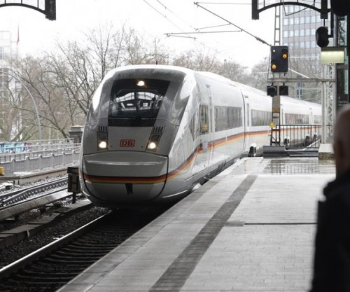 Ra në shina e u shtyp nga treni, shpëton mrekullisht 45-vjeçari në Hamburg