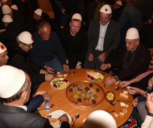 “Darka e Lamës” në konakun e burrave me plisa të bardhë