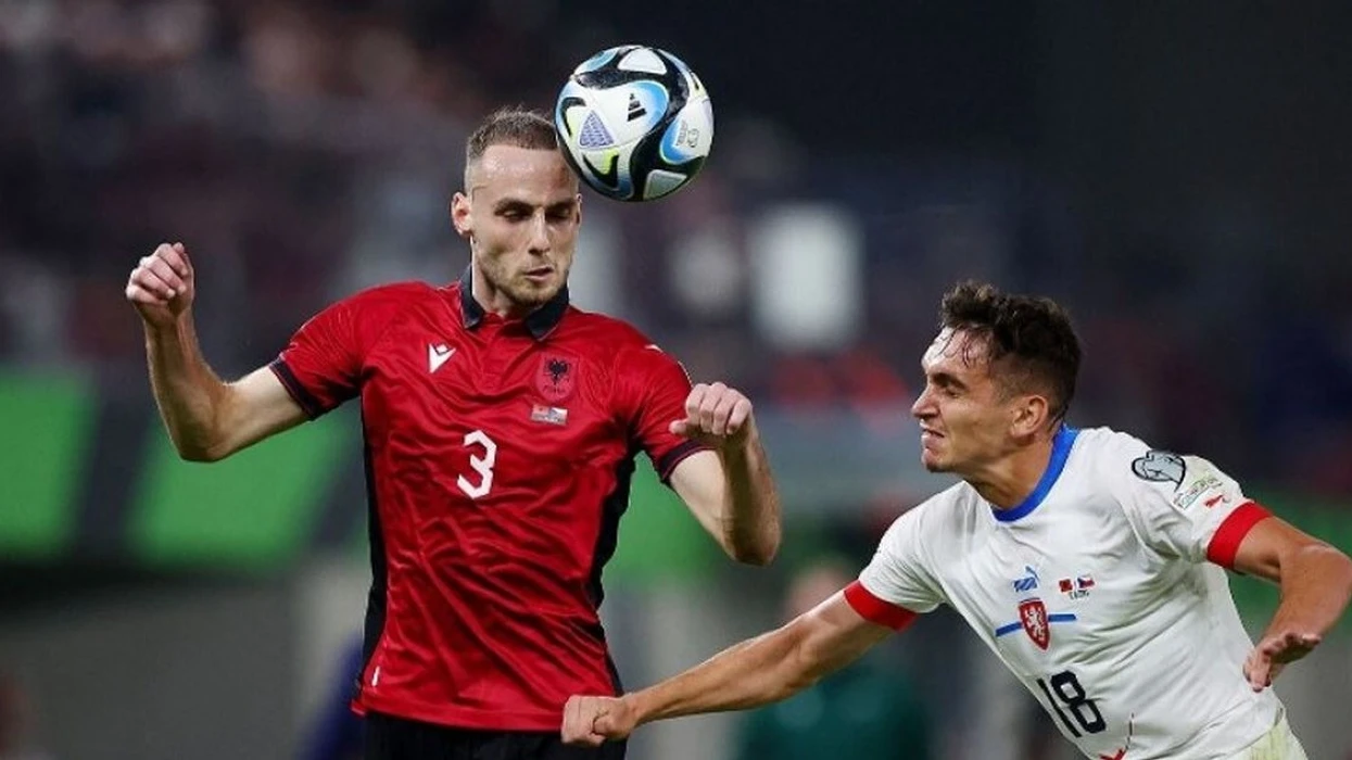 Nuk rrezikon Sylvinho, Mitajn e Shehun i lë në tribunë ndaj Anglisë