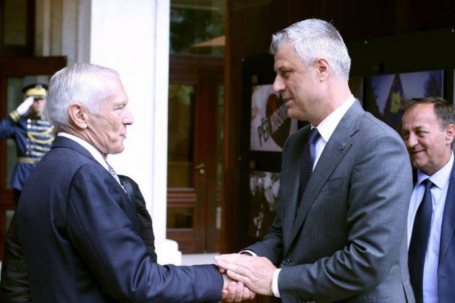 Clarku dëshmitar i fundit i mbrojtjes së Thaçit, ish-komandanti i NATO-s nis sot dëshminë e tij në Hagë