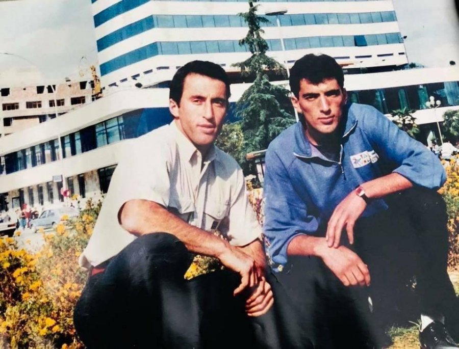 Ditëlindja e heroit, Ramush Haradinaj e uron vëllain: Gëzuar Luan!