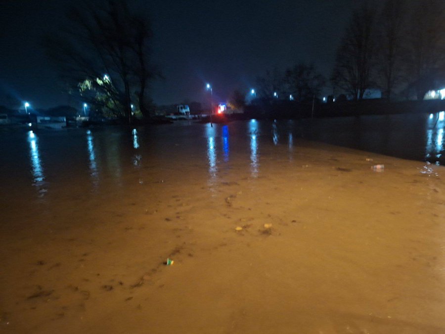 Shtimja shpall gjendje emergjente pas reshjeve të dendura të shiut