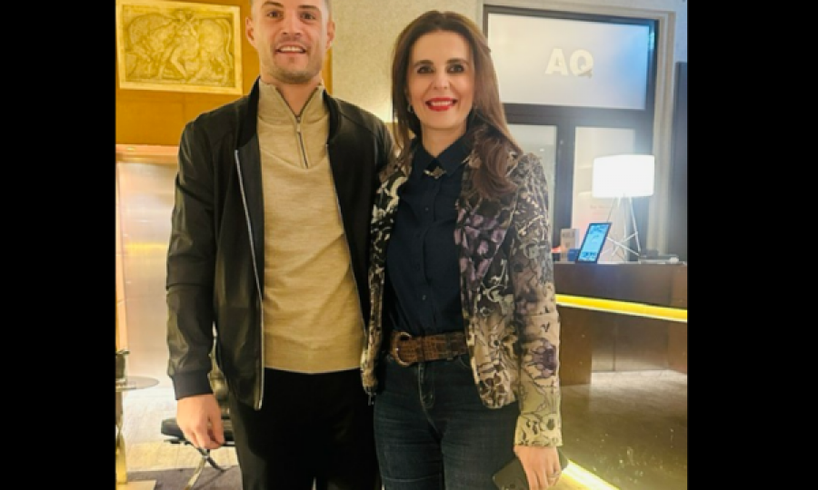 Vlora Çitaku i kujton shqiponjat e Xhakës dhe Shaqirit: Kush i fishkëllen, i fishkëllen historisë sonë