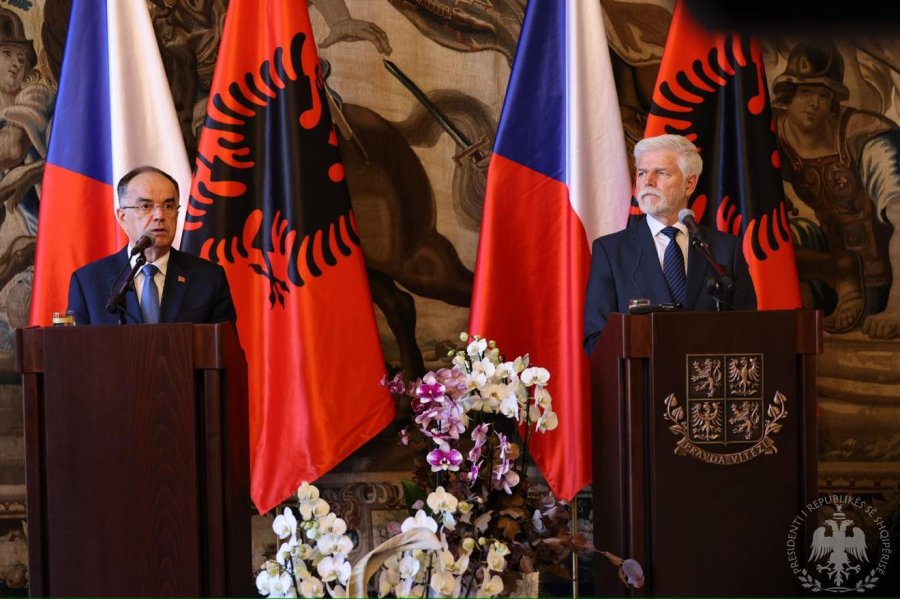 Begaj takohet me presidentin çek, e falënderon për mbështetjen e dhënë ndaj Kosovës