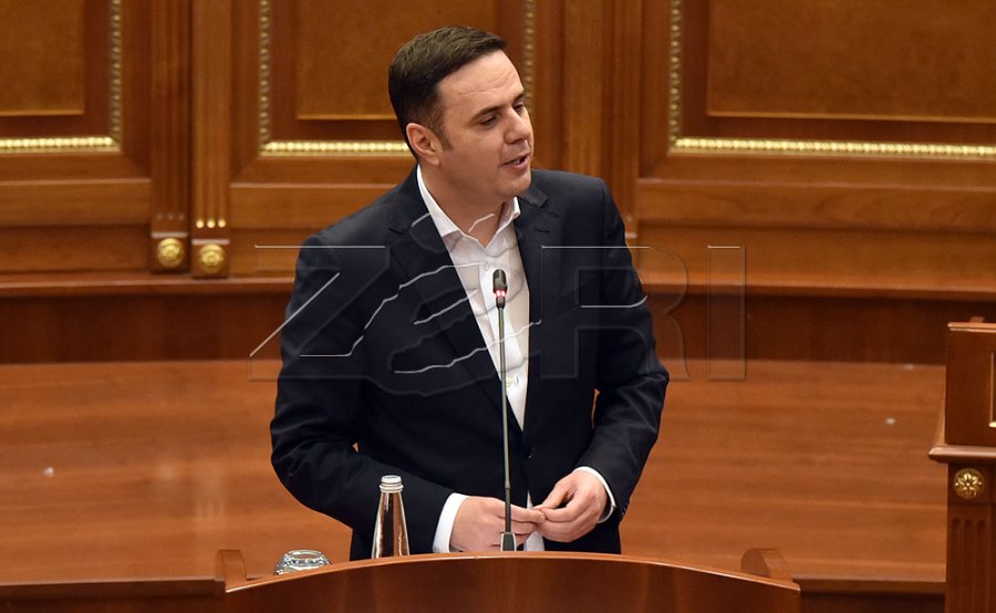 Abdixhiku krahason Kurtin me “Don Kishotin”: Çdo mëngjes zgjohet, sheh dhe krijon kundërshtarë