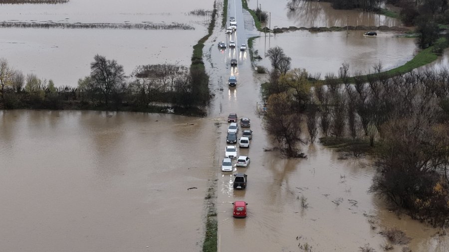 AME: Pas rënies së intensitetit të shiut, situata nën kontroll
