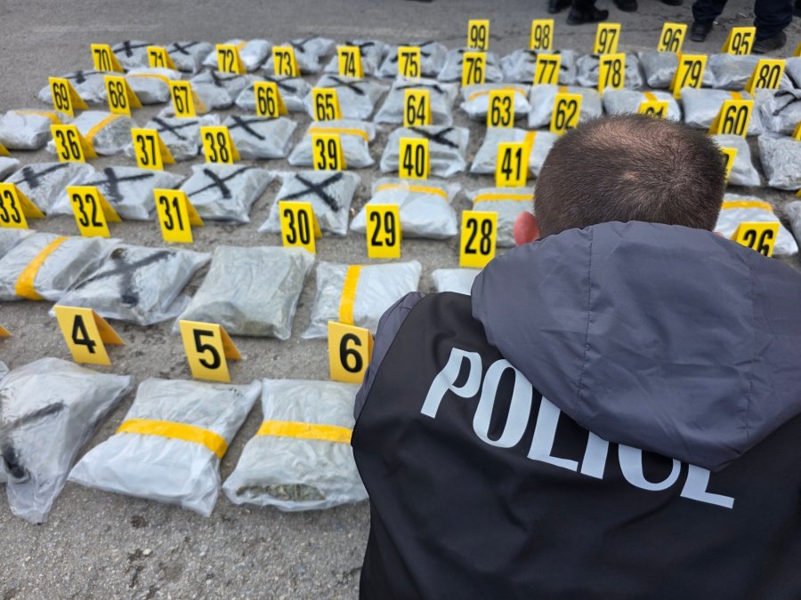Kapen 120 kg drogë në një autobus në rajonin e Prishtinës, arrestohet shoferi