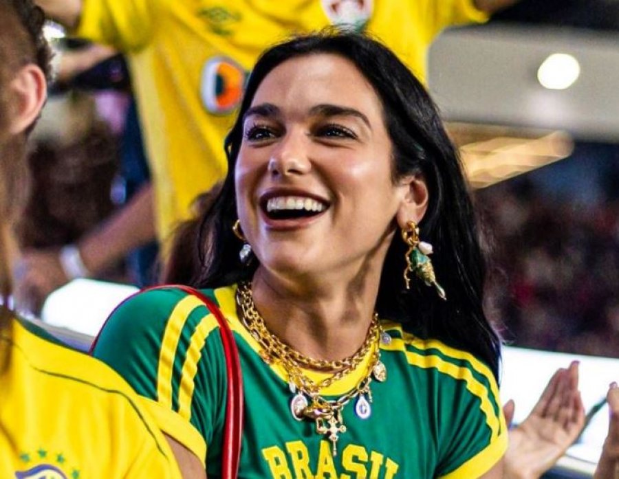 Dua Lipa “pushton” Amerikën e Jugut: Shfaqet në derbin brazilian Fla-Flu