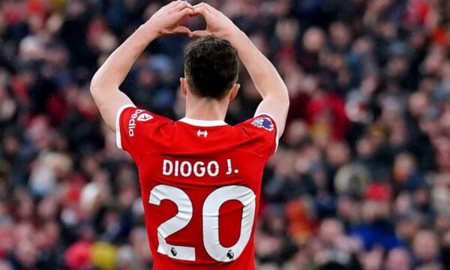 Arne Slot dhe Liverpooli nderojnë Diogo Jotan: Mungesa e tij ndihet në fushë dhe jashtë saj