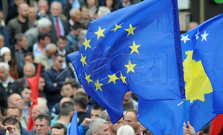 Eurodeputetja: Shqipëria jep shpresë për integrimin në BE, për Kosovën ka pengesa