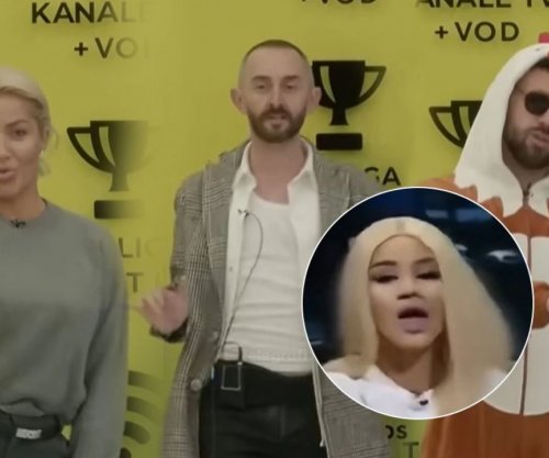 Banorët imitojnë Benitën me këngën “Bugati”, krijojnë momente qesharake [video]