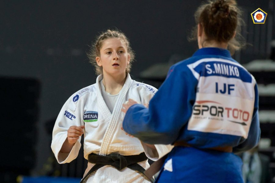 Enise Zijade mposht serben, siguron gjysmëfinalen në Junior European Cup