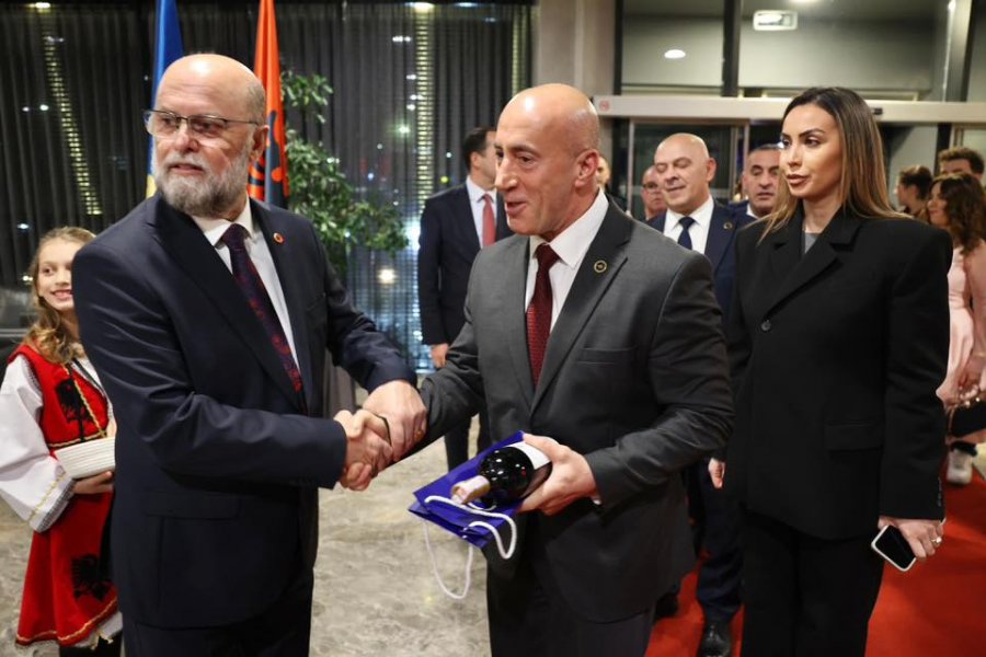 Ceremonia e përvjetorit të Pavarësisë së Shqipërisë, Haradinaj: Ishim e do të jemi bashkë gjithnjë
