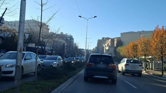 Pezullimi i të gjitha linjave të autobusëve shkakton kolona në kryeqytet, qytetarët pa zgjidhje