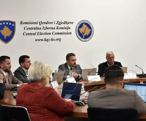 PDK-ja dhe LVV-ja përplasen në KQZ për qendrat e votimit jashtë Kosovës