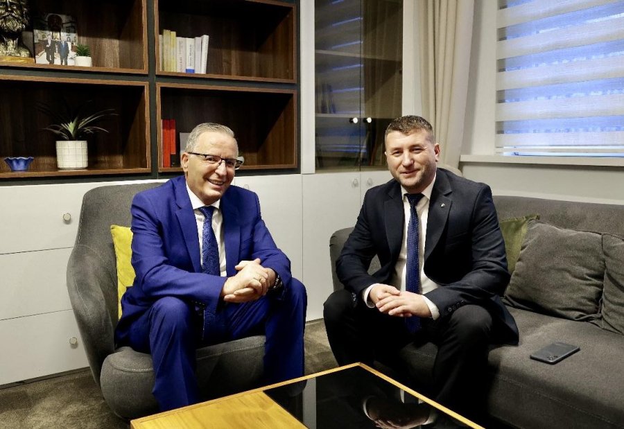 Profesori i UP-së Gëzim Qerimi i bashkohet PDK-së