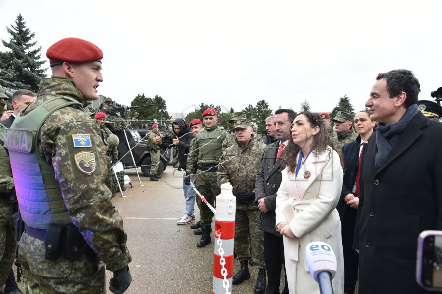 Kurti në Ditën e Forcës: Kemi një ushtri mirë të pajisur, brezat e rinj do të jetojnë në paqe