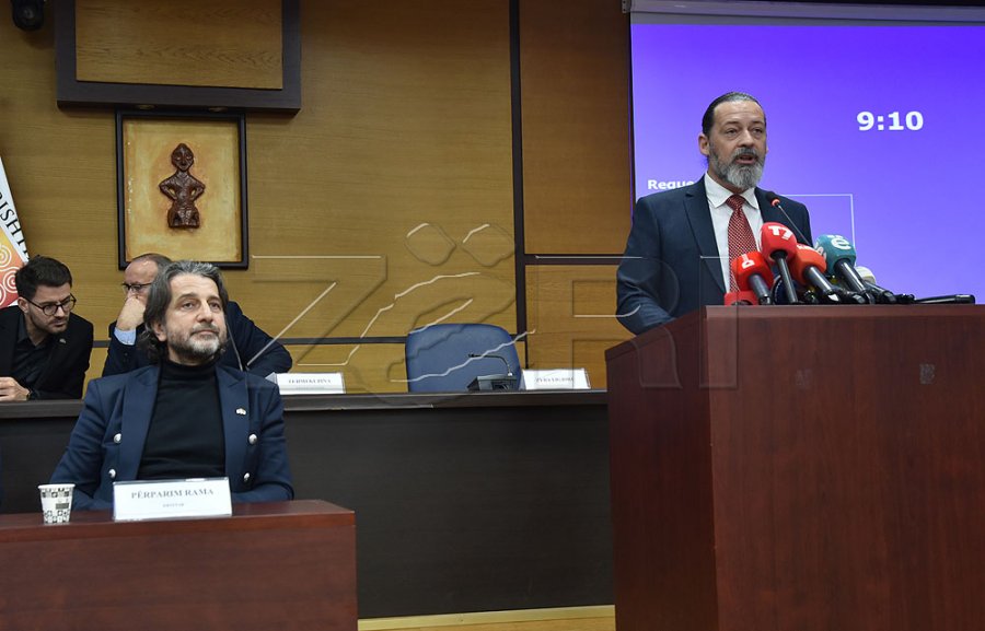 Akuza dhe kundërakuza mes Ramës dhe Sveçlës në mbledhjen e jashtëzakonshme