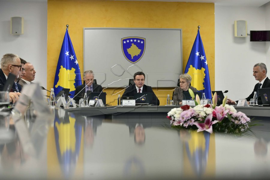 Qeveria ndan buxhetin për pagat e RTK-së, Kurti: Mjetet vijnë nga kursimet