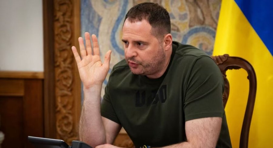 Hetuesit ukrainas kundër korrupsionit kryejnë kontrolle në zyrën e shefit të stafit të Zelenskyt