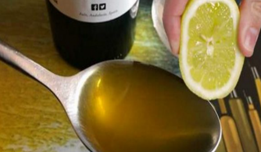 Shtrydhni një limon në vaj ulliri, ja çfarë do të ndodh