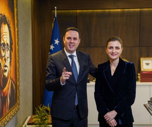 Janina Ymeri i bashkohet LDK-së, garon për deputete