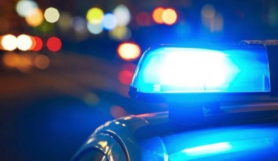 Plagoset me armë zjarri një person në Pejë