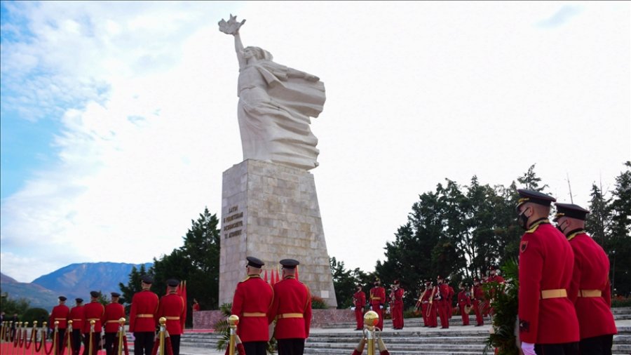Shqipëria feston “Ditën e Çlirimit”