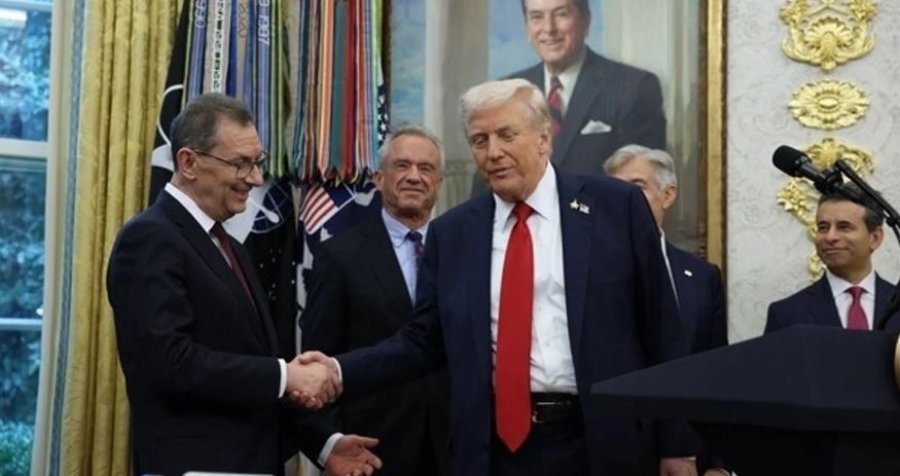 Trumpi arrin marrëveshje me Pfizer-in, ulen çmimet e ilaçeve me recetë