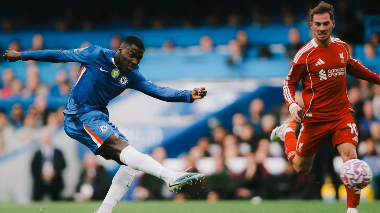 Chelsea fiton në “frymën e fundit” ndaj Liverpoolit