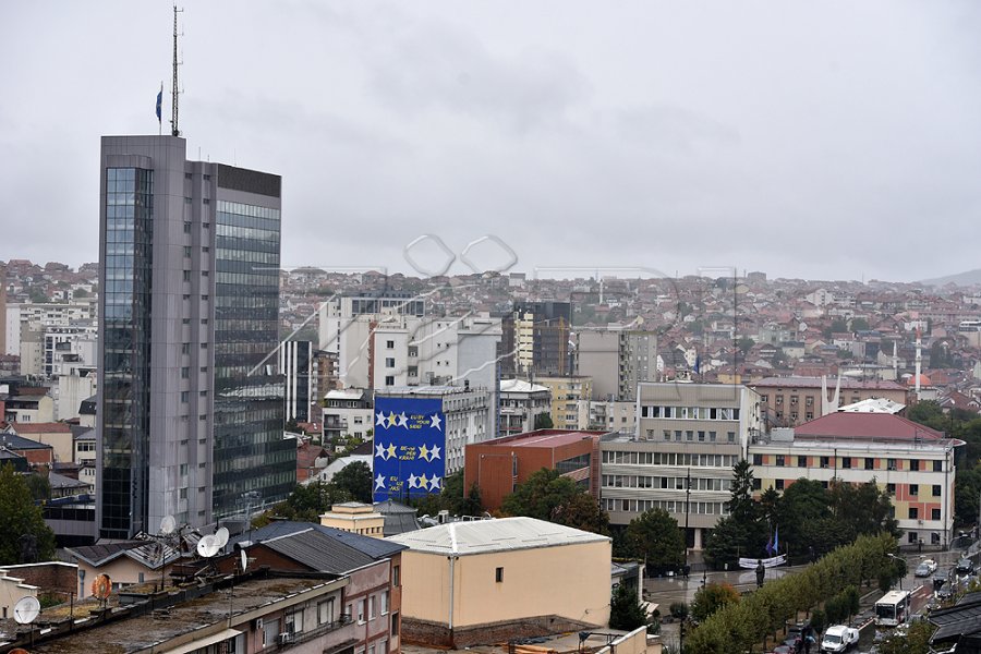 Institucionet në “pauzë”, kriza politike vazhdon