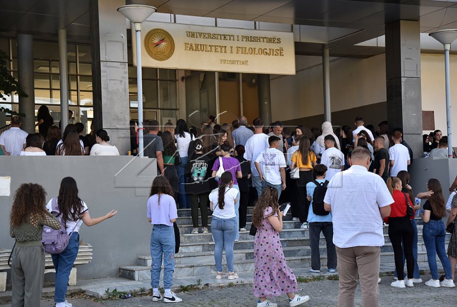 26 milionë euro për studentë, Krasniqi: Përpjekje e hapur për blerje vote