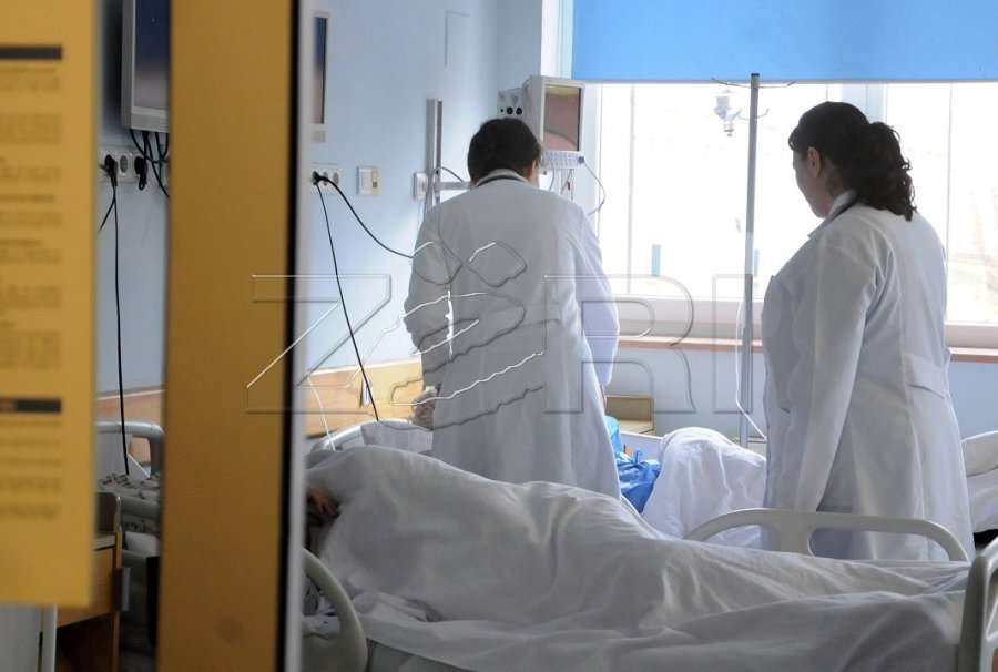 Miliona për studentët, derisa pacientët presin në spitale pa pajisje dhe staf