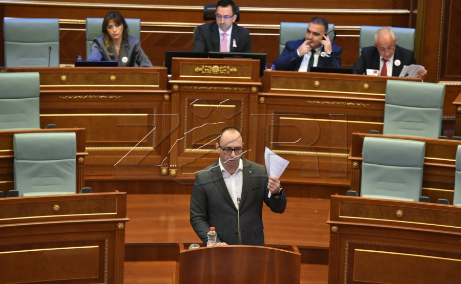 Kuvendi kalon te votimi me short pas dështimit të 9 deputetëve serbë për nënkryetar