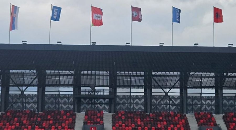Përballja Serbi – Shqipëri, rivendoset flamuri shqiptar në stadium