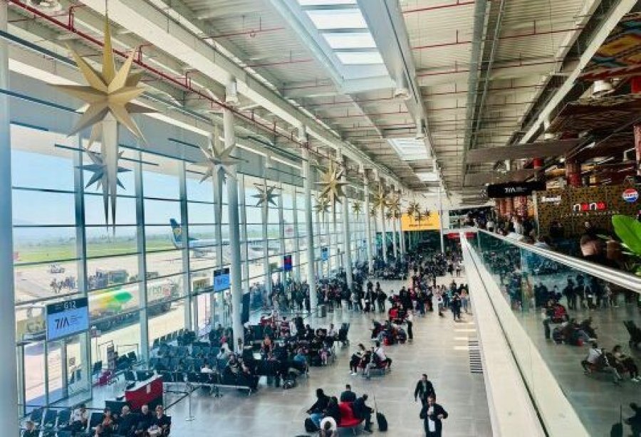 Rritje e turizmit dhe fluturimeve në Shqipëri