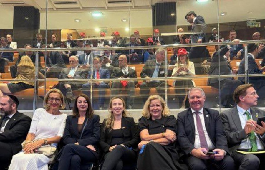 Diplomatja e Kosovës, pjesëmarrëse gjatë fjalimit të Trumpit në Izrael